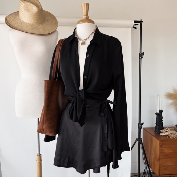 Theory Tops - THEORY 100% SILK BLACK BUTTON DOWN BLOUSE